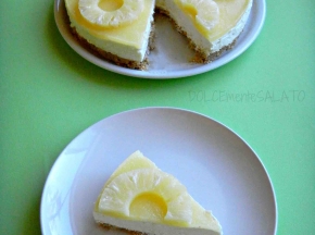 Cheesecake al cioccolato bianco e ananas