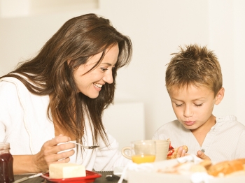 In cucina con i bambini a partire dal risveglio: la colazione