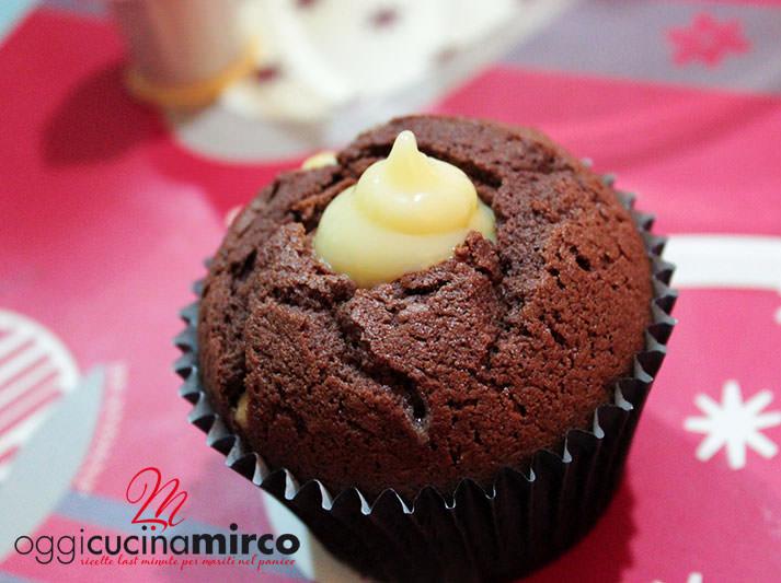 Muffin al cacao con cuor di crema