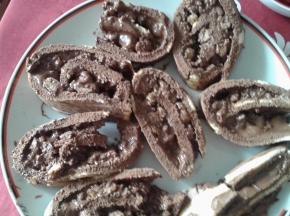 Rotolo bicolore biscottato  con nutella