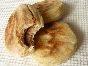 Tigelle - panini alla provenzale, con lievito madre, cotte in padella