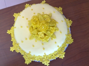 torta bouquet di rose gialle