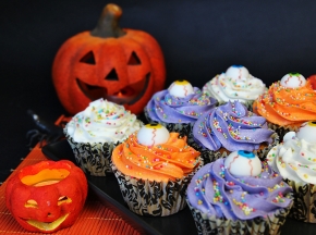 Cupcake di Halloween con gli occhi degli zombie