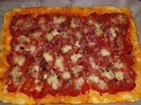 Pizza al prosciutto cotto