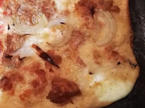 Pizza Bianca con mozzarella, tonno e cipolla!