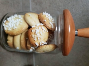 Biscotti con granella di zucchero