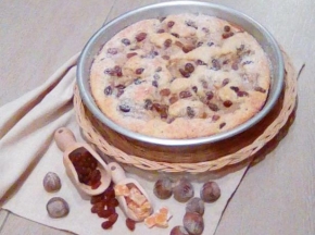 Pan di Spagna all'Arancia con Uvetta e Crema Pasticcera con Noci, Nocciole e Arancia Candita