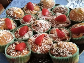 Muffin fragole e gocce di cioccolato