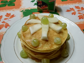 Pancakes frutta e miele