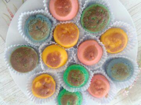 Muffin colorati alla vaniglia