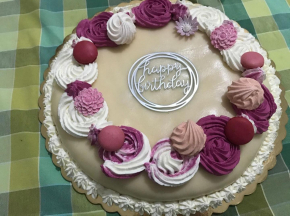 Torta compleanno con crema chantilly