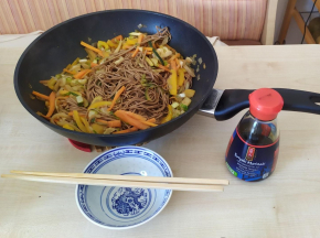 Asian style - spaghetti soba saltati con verdure piccanti