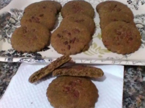 Biscottoni con farina di canapa e cioccolato