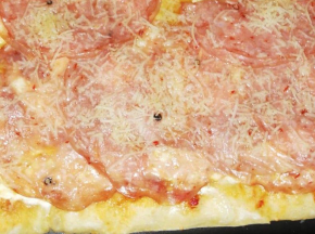 Pizza Alta Salame e Panna