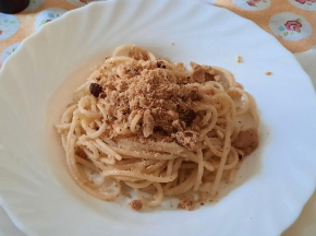 Spaghetti con taralli napoletani &quot;'nzogna e pepe&quot;