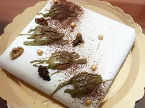 Torta moderna mousse ricotta e crema al pistacchio.