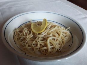 Spaghetti in crema con lompo e limone