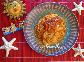 Spaghetti con sugo di alici e pangrattato tostato alla siciliana