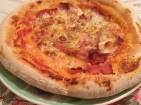 Pizza al prosciutto