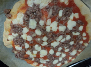 Pizza salsiccia e  crema di fagioli rossi