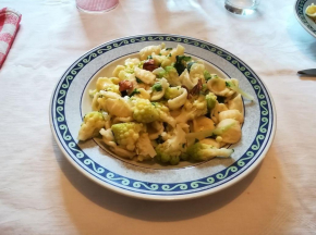 Orecchiette con il broccolo romano, aglio e peperoncino