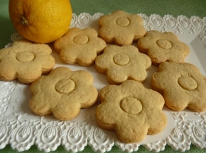 Biscotti con farina di farro al profumo di limone