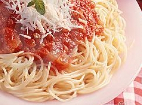 Spaghetti al sugo di pomodoro fresco