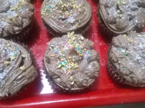 cupcake al cioccolato con frosting alla nutella