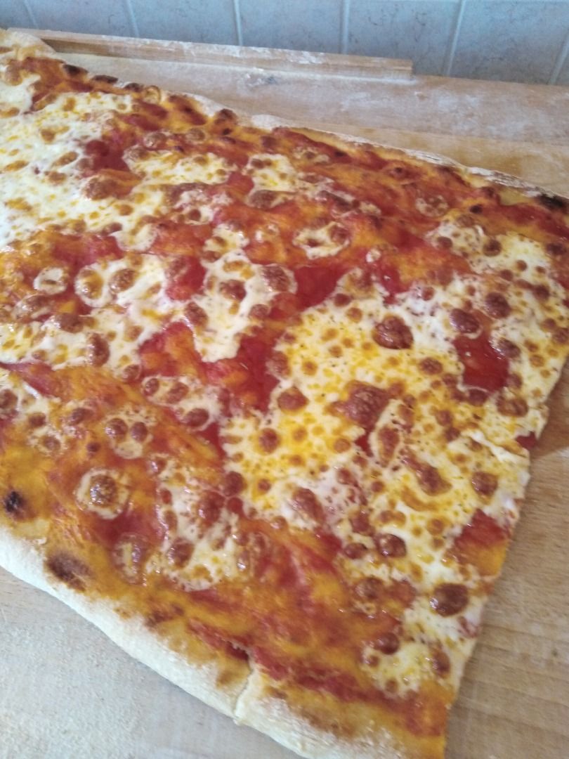 immagine post Pizza pomodoro e mozzarella