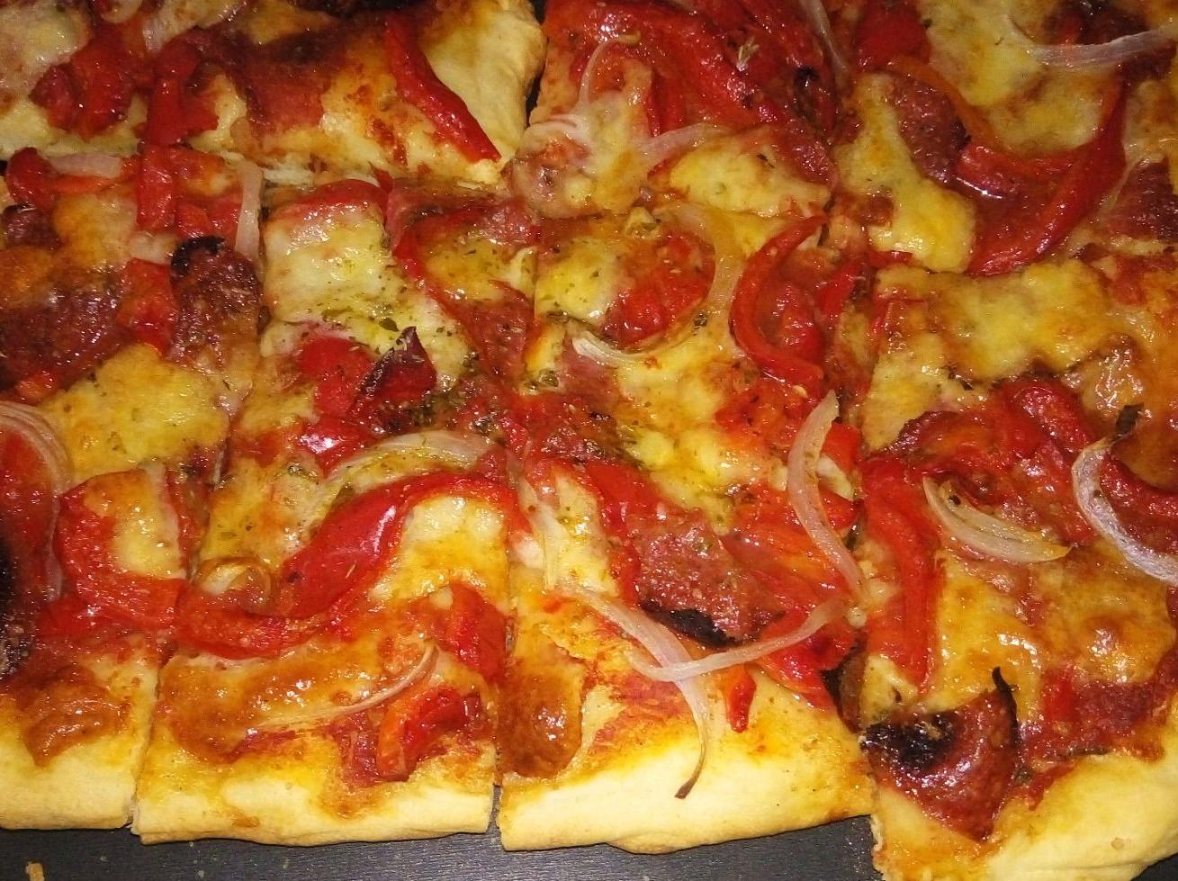 Pizza con i peperoni