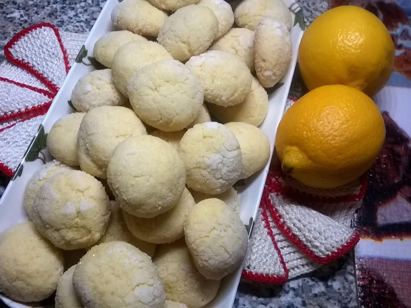 Biscotti crinkle al limone di FARINA LIEVITO E FANTASIA