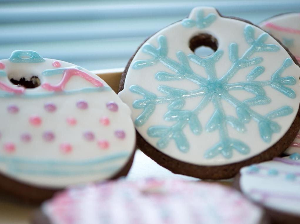 Biscotti di Natale decorati con pasta di zucchero