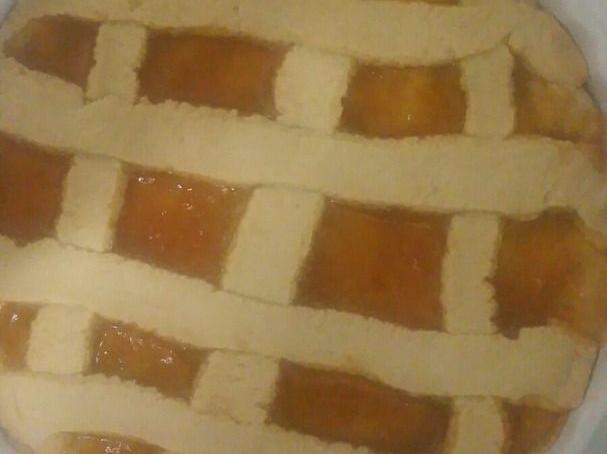 Crostata con marmellata  di albicocche