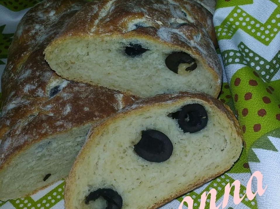 Filoni di pane con olive.