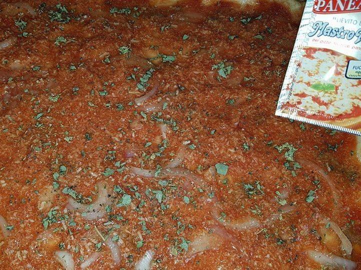 pizza con origano