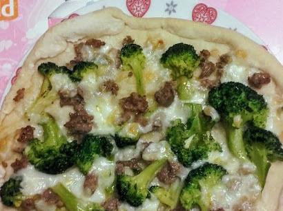 pizza bianca broccoletti e salsiccia