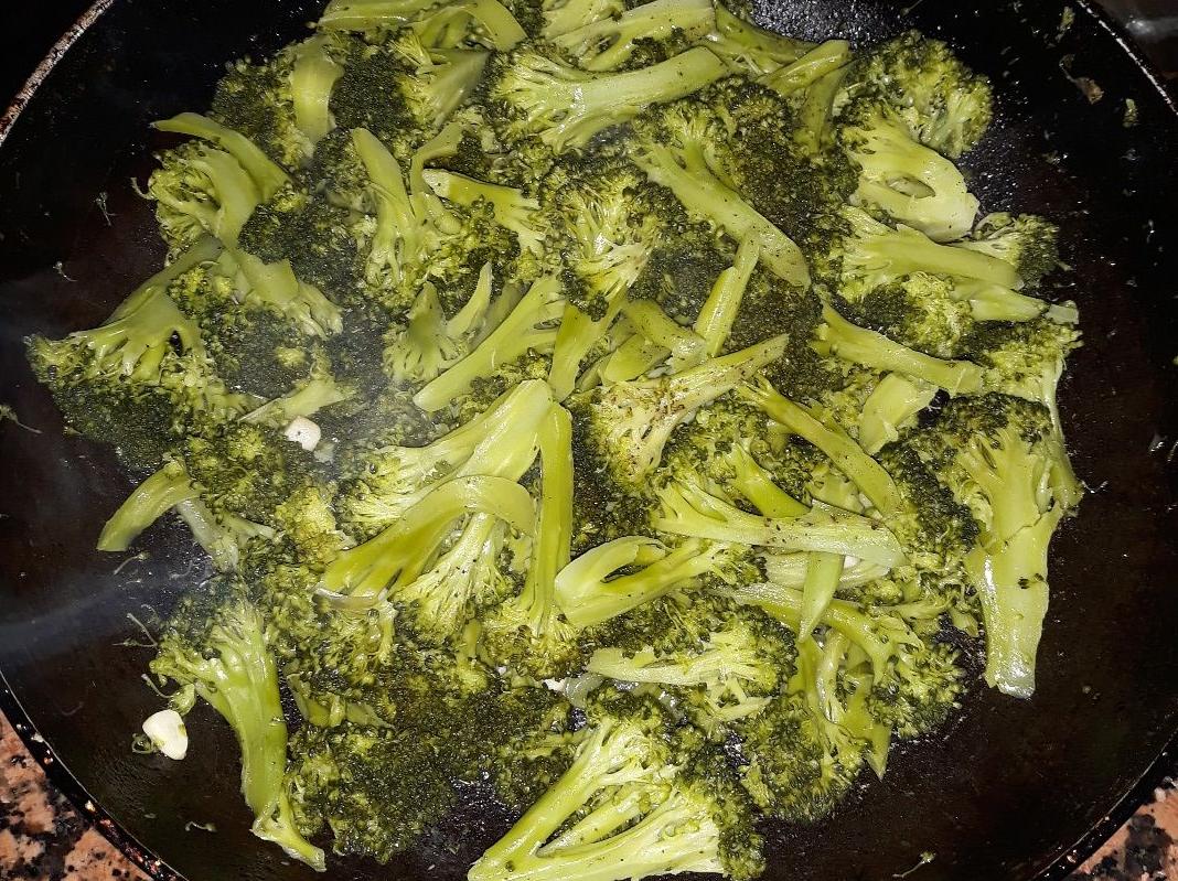 Broccoli affogati in padella