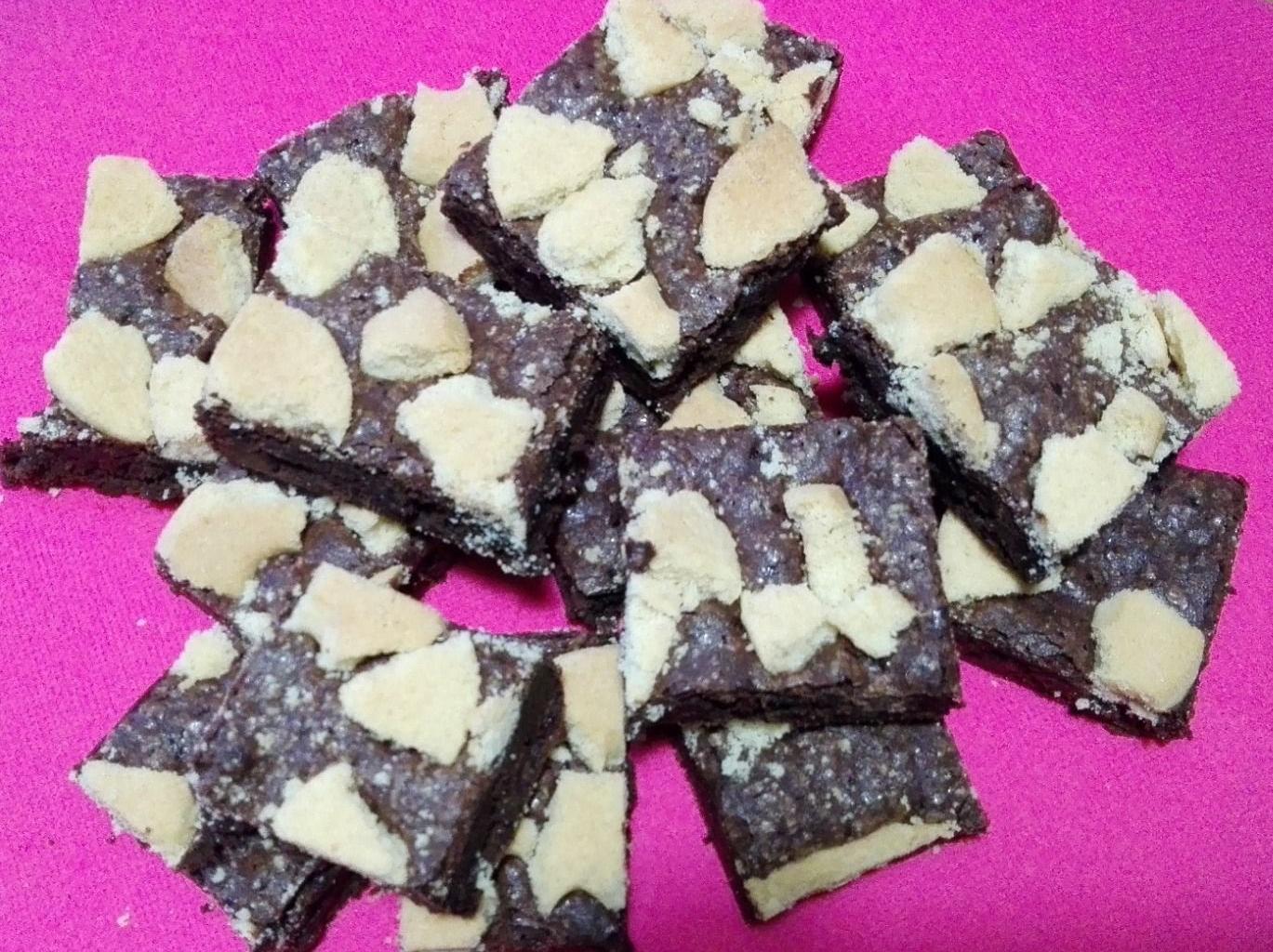 Brownies al cioccolato e biscotti