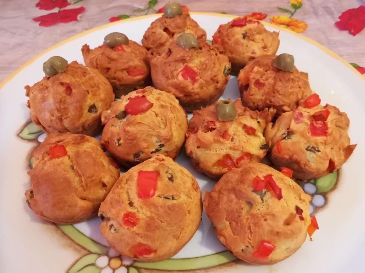 Muffin peperoni e olive