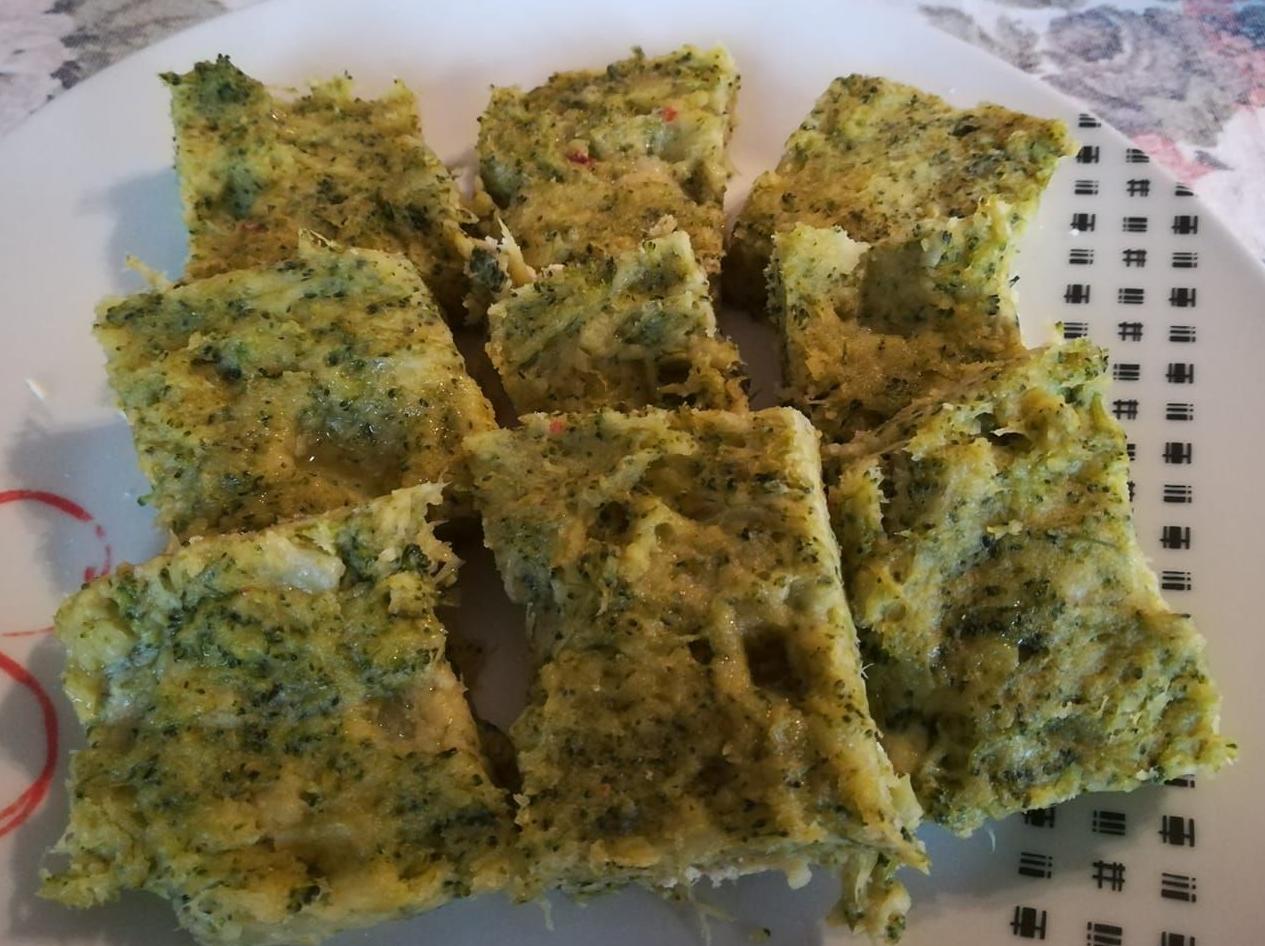 Quadrotti con broccoli e formaggio