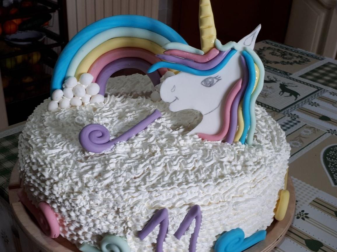 torta con cavallo compleanno