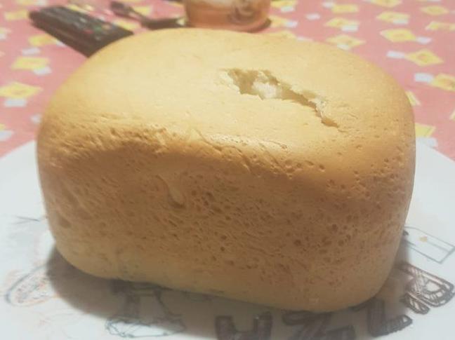pane con macchina per pane