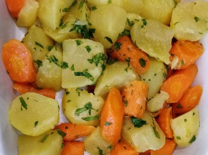 Patate e carote prezzemolate
