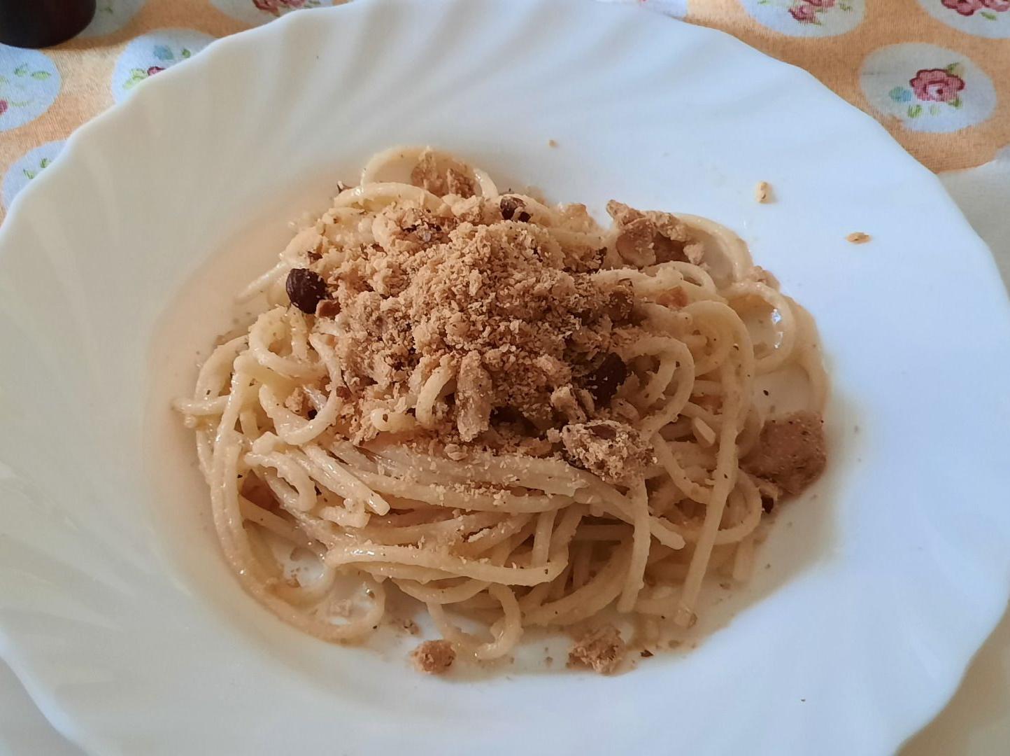 Spaghetti con taralli napoletani &quot;'nzogna e pepe&quot;