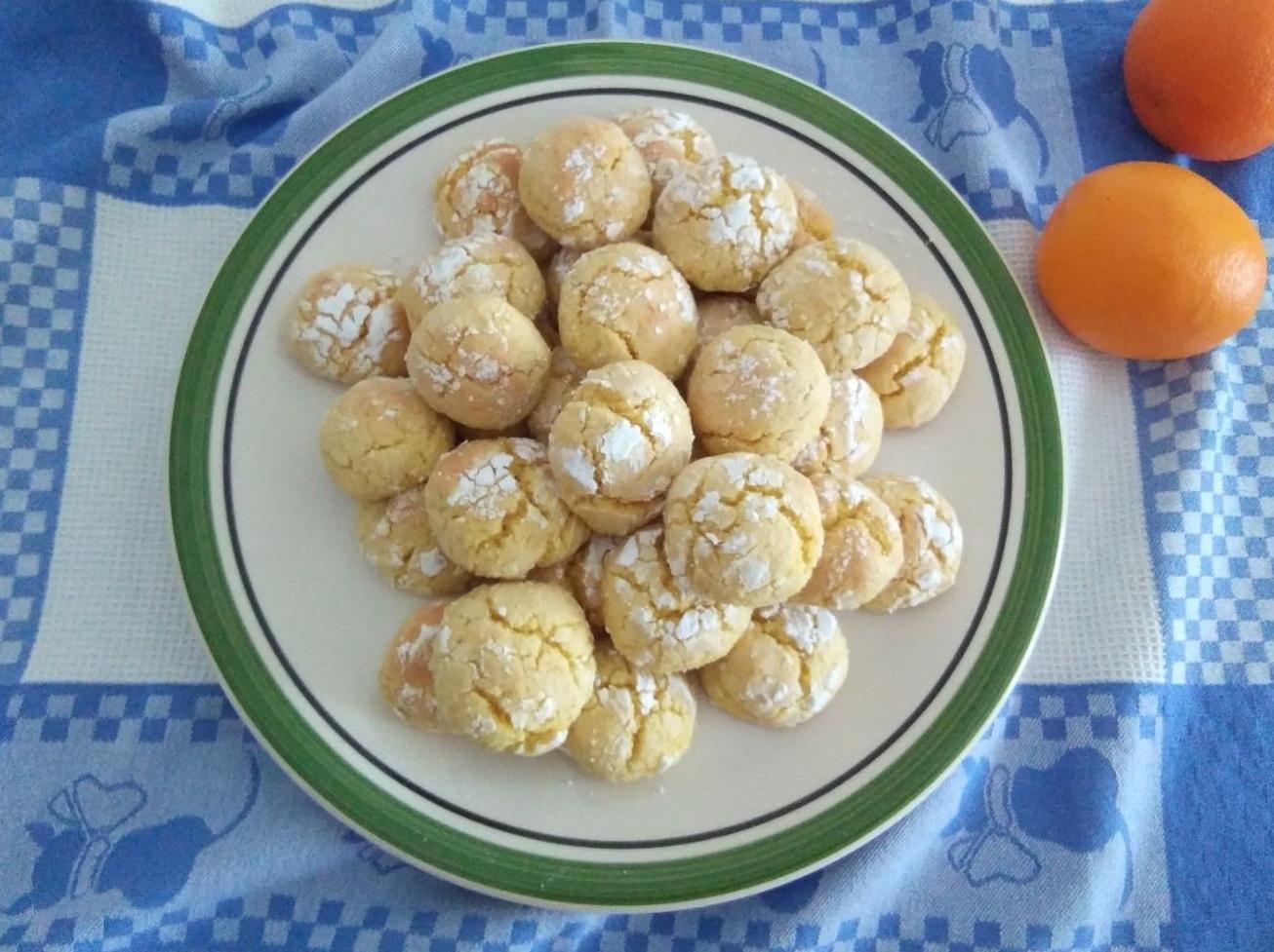 Biscotti morbidi alla mandorla e arancia della dolcina Simpa82