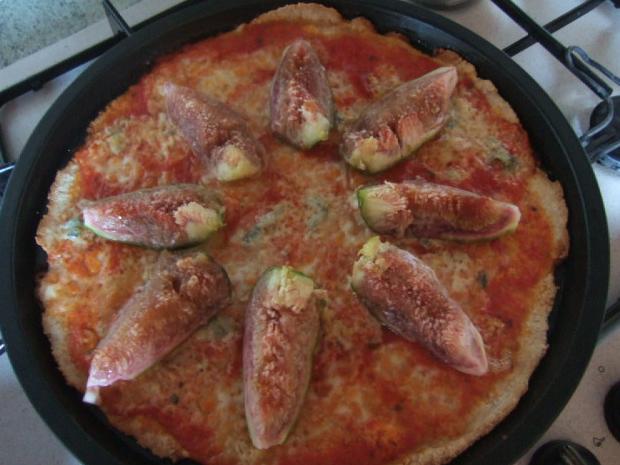 pizza integrale gorgonzola e fichi
