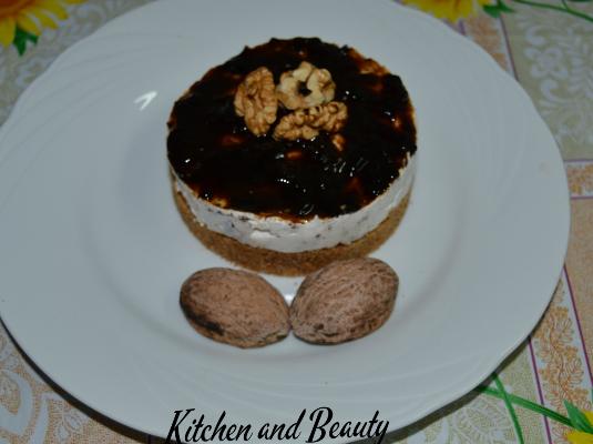 Mini cheesecake con philadelfia, olive nere e gelatina di aceto balsamico